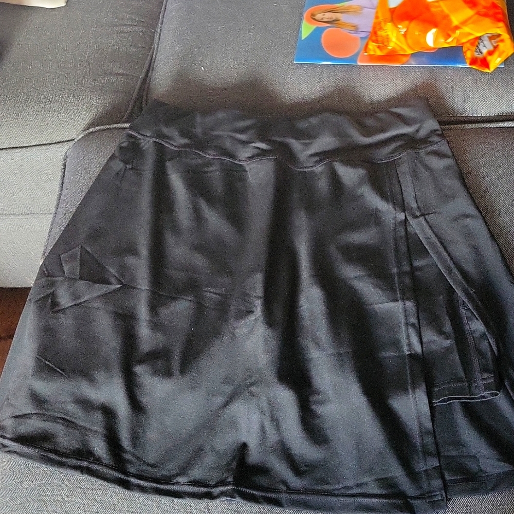 Strechy legging feel skirt with short 5po under love by rag xl black